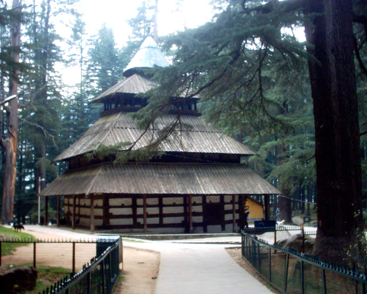 https://d3r8gwkgo0io6y.cloudfront.net/upload/Hindamba Temple01.jpg